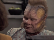 extant_StarTrek_VOY_6x21-LiveFastAndProsper_00788.jpg