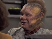 extant_StarTrek_VOY_6x21-LiveFastAndProsper_00793.jpg