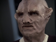 extant_StarTrek_VOY_6x21-LiveFastAndProsper_00994.jpg