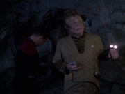 extant_StarTrek_VOY_6x21-LiveFastAndProsper_01100.jpg