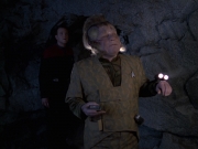 extant_StarTrek_VOY_6x21-LiveFastAndProsper_01128.jpg