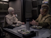 extant_StarTrek_VOY_6x21-LiveFastAndProsper_01301.jpg