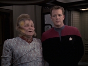 extant_StarTrek_VOY_6x21-LiveFastAndProsper_01500.jpg