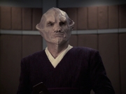 extant_StarTrek_VOY_6x21-LiveFastAndProsper_01600.jpg