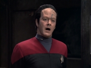extant_StarTrek_VOY_6x21-LiveFastAndProsper_01674.jpg