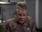extant_StarTrek_VOY_6x21-LiveFastAndProsper_01915.jpg