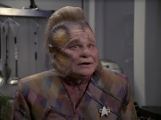 extant_StarTrek_VOY_6x21-LiveFastAndProsper_01935.jpg