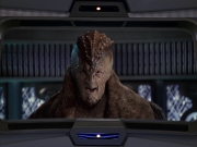extant_StarTrek_VOY_6x21-LiveFastAndProsper_02287.jpg