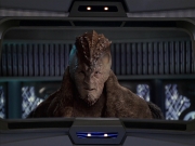 extant_StarTrek_VOY_6x21-LiveFastAndProsper_02288.jpg