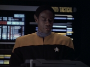 extant_StarTrek_VOY_6x21-LiveFastAndProsper_02301.jpg