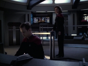 extant_StarTrek_VOY_6x21-LiveFastAndProsper_02303.jpg