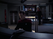extant_StarTrek_VOY_6x21-LiveFastAndProsper_02308.jpg