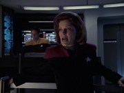 extant_StarTrek_VOY_6x21-LiveFastAndProsper_02316.jpg