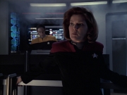 extant_StarTrek_VOY_6x21-LiveFastAndProsper_02338.jpg