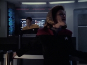 extant_StarTrek_VOY_6x21-LiveFastAndProsper_02350.jpg