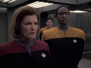 extant_StarTrek_VOY_6x21-LiveFastAndProsper_02562.jpg