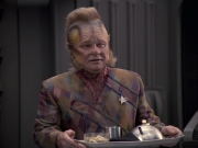 extant_StarTrek_VOY_6x21-LiveFastAndProsper_02722.jpg