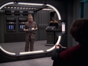 extant_StarTrek_VOY_6x21-LiveFastAndProsper_02725.jpg