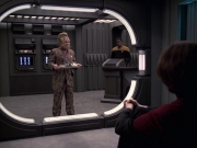 extant_StarTrek_VOY_6x21-LiveFastAndProsper_02726.jpg
