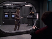 extant_StarTrek_VOY_6x21-LiveFastAndProsper_02728.jpg