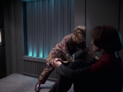 extant_StarTrek_VOY_6x21-LiveFastAndProsper_02736.jpg