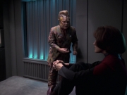 extant_StarTrek_VOY_6x21-LiveFastAndProsper_02738.jpg