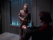 extant_StarTrek_VOY_6x21-LiveFastAndProsper_02740.jpg