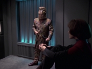 extant_StarTrek_VOY_6x21-LiveFastAndProsper_02741.jpg