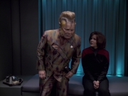 extant_StarTrek_VOY_6x21-LiveFastAndProsper_02861.jpg