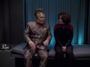 extant_StarTrek_VOY_6x21-LiveFastAndProsper_02864.jpg