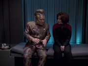 extant_StarTrek_VOY_6x21-LiveFastAndProsper_02865.jpg