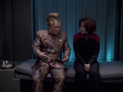 extant_StarTrek_VOY_6x21-LiveFastAndProsper_02866.jpg