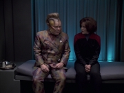 extant_StarTrek_VOY_6x21-LiveFastAndProsper_02867.jpg