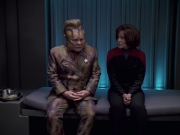 extant_StarTrek_VOY_6x21-LiveFastAndProsper_02872.jpg