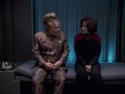 extant_StarTrek_VOY_6x21-LiveFastAndProsper_02873.jpg