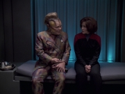 extant_StarTrek_VOY_6x21-LiveFastAndProsper_02876.jpg