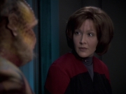 extant_StarTrek_VOY_6x21-LiveFastAndProsper_02877.jpg