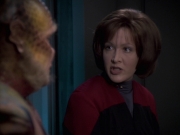 extant_StarTrek_VOY_6x21-LiveFastAndProsper_02880.jpg