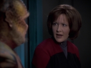 extant_StarTrek_VOY_6x21-LiveFastAndProsper_02881.jpg
