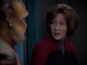 extant_StarTrek_VOY_6x21-LiveFastAndProsper_02882.jpg