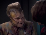 extant_StarTrek_VOY_6x21-LiveFastAndProsper_02884.jpg
