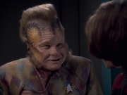 extant_StarTrek_VOY_6x21-LiveFastAndProsper_02886.jpg