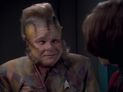 extant_StarTrek_VOY_6x21-LiveFastAndProsper_02887.jpg