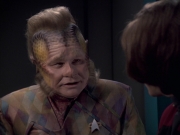 extant_StarTrek_VOY_6x21-LiveFastAndProsper_02890.jpg