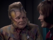 extant_StarTrek_VOY_6x21-LiveFastAndProsper_02894.jpg