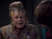 extant_StarTrek_VOY_6x21-LiveFastAndProsper_02901.jpg