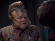 extant_StarTrek_VOY_6x21-LiveFastAndProsper_02902.jpg