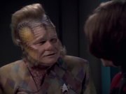 extant_StarTrek_VOY_6x21-LiveFastAndProsper_02903.jpg