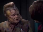 extant_StarTrek_VOY_6x21-LiveFastAndProsper_02904.jpg