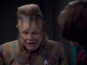 extant_StarTrek_VOY_6x21-LiveFastAndProsper_02905.jpg